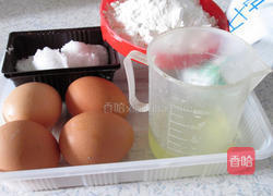 草莓生日蛋糕的做法图解1