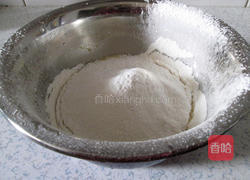 草莓生日蛋糕的做法图解5