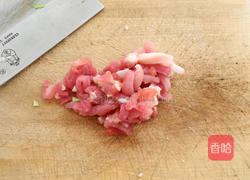 包菜肉丝的做法图解1