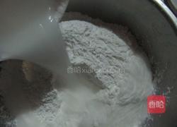 香煎腊味萝卜糕的做法图解3