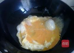 包菜鸡蛋粉丝包子的做法图解2