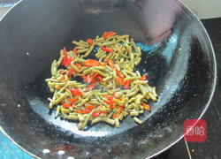 剁椒酸豆角的做法图解6