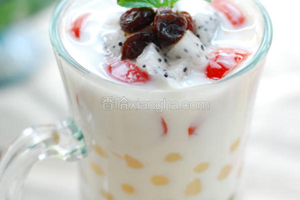水果西米优酪乳