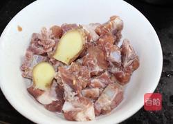 桑叶排骨汤的做法图解1