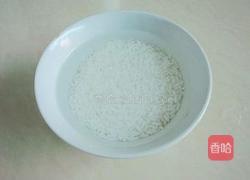 红豆金银花粥的做法图解2