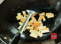 辣椒香干火腿片的做法图解3