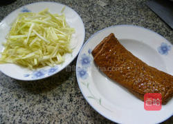 韭菜芽炒香干的做法图解1