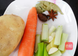 土豆烧排骨的做法图解2