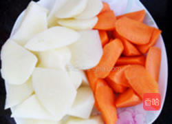 土豆烧排骨的做法图解3