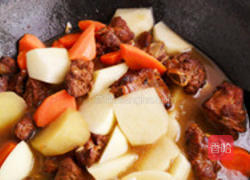 土豆烧排骨的做法图解8
