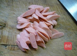 榨菜火腿肠炒带豆的做法图解5