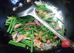 榨菜火腿肠炒带豆的做法图解11