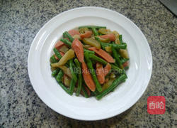 榨菜火腿肠炒带豆的做法图解12