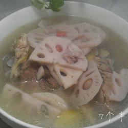 莲藕炖筒子骨汤的做法[图]