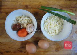奶酪鸡蛋银鱼饼的做法图解1