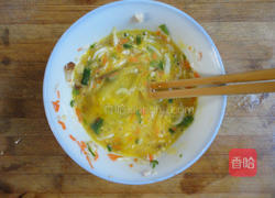 奶酪鸡蛋银鱼饼的做法图解4