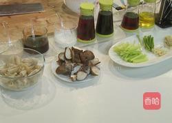 冬菇焖鸭掌的做法图解1