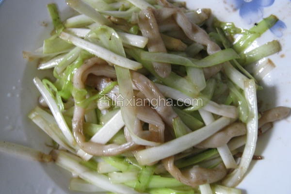 韭黄炒沙虫