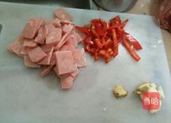 包菜辣炒火腿片的做法图解2