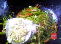 扁豆炒香干的做法图解7