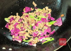 紫包菜炒肉的做法图解5