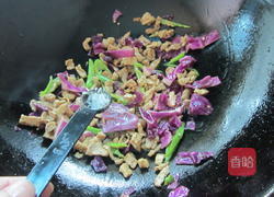紫包菜炒肉的做法图解6