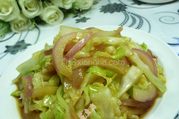 洋葱炒圆白菜