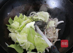 洋葱目鱼包菜的做法图解7