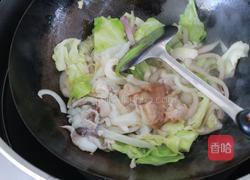 洋葱目鱼包菜的做法图解8