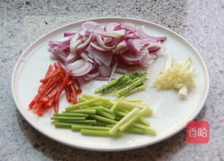 皇家咖喱蟹的做法图解1