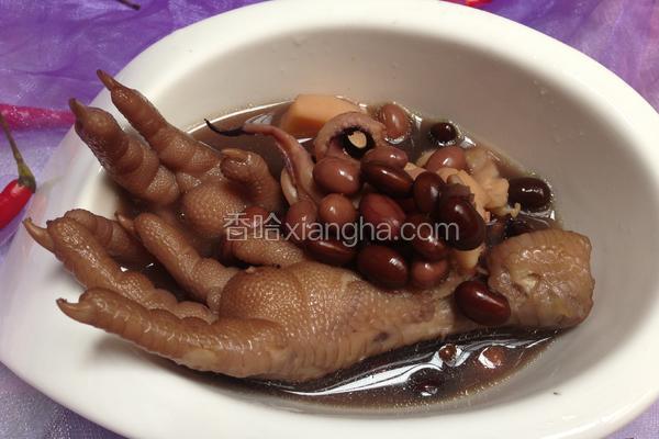 双豆墨鱼鸡爪汤
