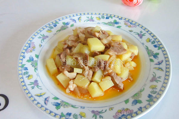土豆丁炒肉
