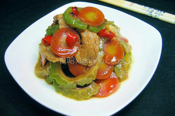 苦瓜胡萝卜炒肉片