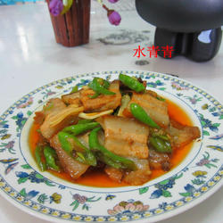 蒜片辣椒炒烤肉的做法[图]