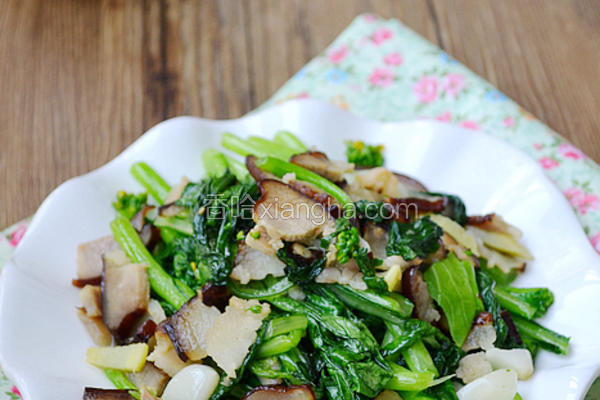 腊肉炒菜心