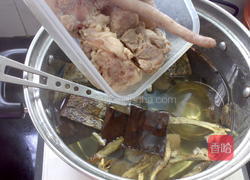 杜仲猪尾汤的做法图解5