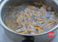 桃仁丝瓜的做法图解2