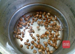 榨菜炒花生米的做法图解5