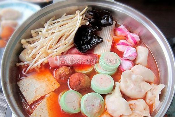 酸辣饺子火锅