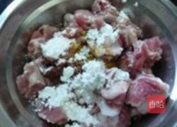 椒盐排骨的做法图解1