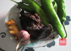 辣椒炒猪舌子的做法图解1