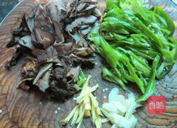 辣椒炒猪舌子的做法图解2