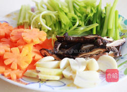 芹菜香干炒肉片的做法图解3