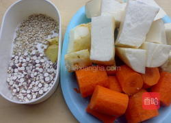 龙骨淮山汤的做法图解1