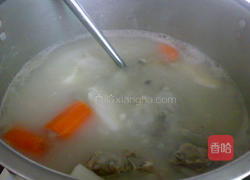 龙骨淮山汤的做法图解5