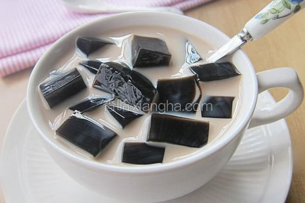 仙草冻奶茶