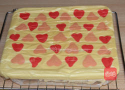 彩绘爱心蛋糕卷的做法图解35