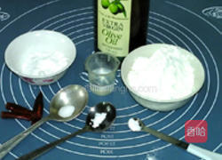 橄榄油辣味饼干的做法图解1