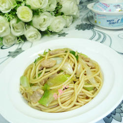 大葱里脊肉炒面的做法[图]