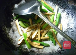 芦笋炒香干的做法图解7